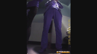 Скрытая камера снимает секс в туалете русской пары